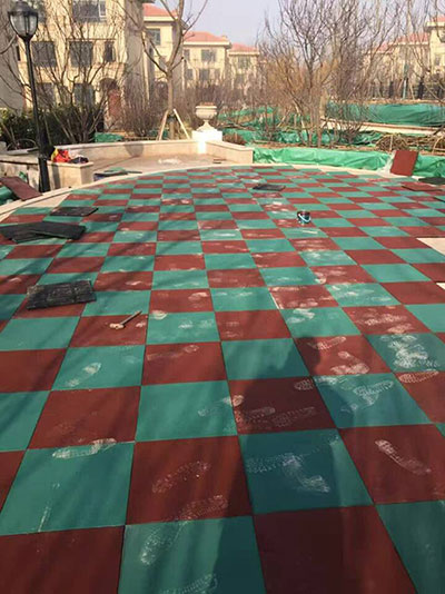 500X500橡膠地墊施工